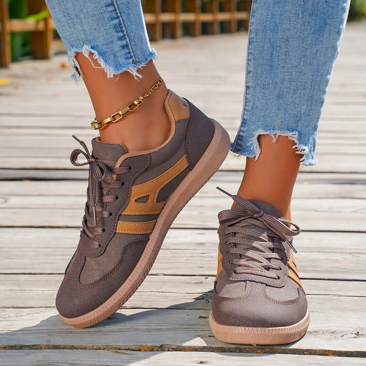 Women's Low Top Canvas Sneakers – Wide Toe Lace-Up Trainers Canvas Sneakers Axl