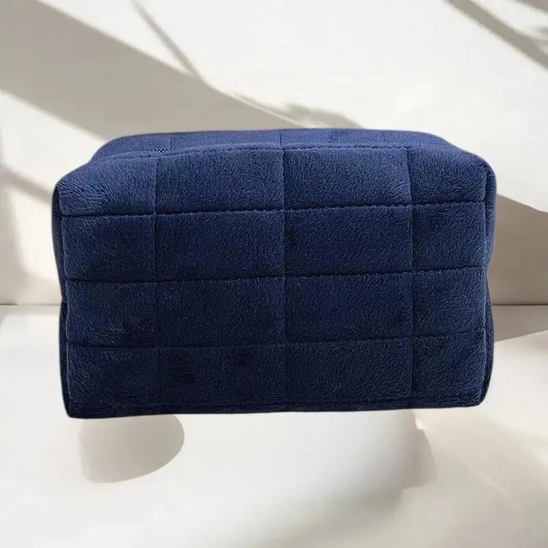 Cute Plush Makeup Bag – Large Fuzzy Cosmetic Travel Pouch Plush Cosmetic Bag Axl