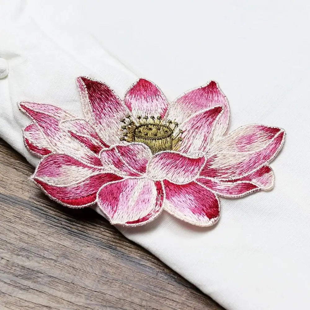 Lotus Flower Sew-On Embroidered Patch – DIY Fabric Appliqué Embroidered Sew-On Patch Axl