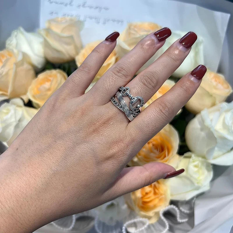Huitan Irregular Knot CZ Ring – Women's Dazzling Party Ring Fashion Ring Axl