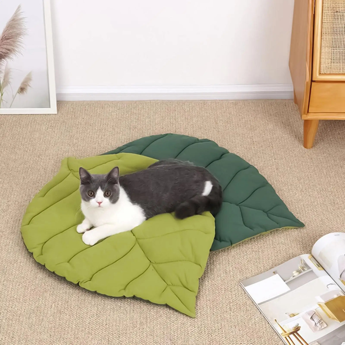 Leaves Shape Pet Cooling Mat – Non-Slip Washable Dog & Cat Pet Cooling Mat Axl