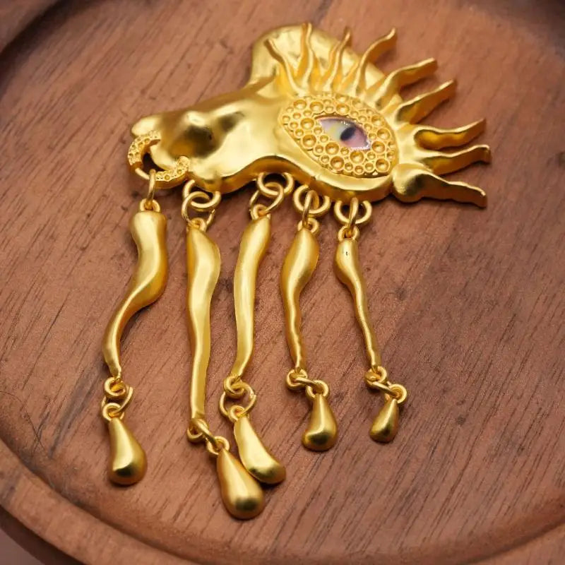Devil's Eye Glaze Brooch – Luxury Alloy Tassel Lapel Pin Fashion Brooch Pin Axl A2