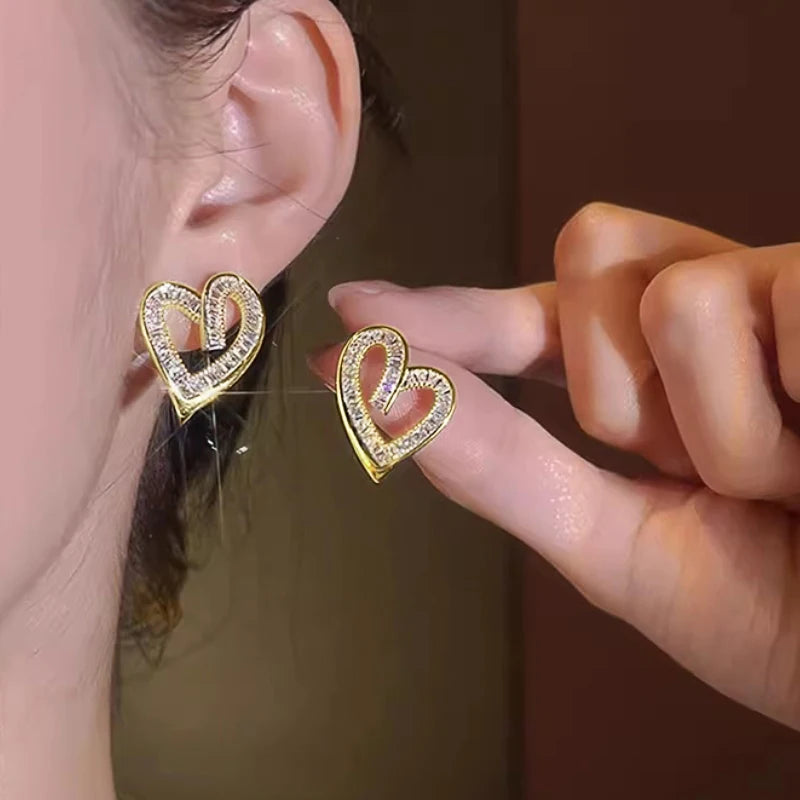 Huitan Heart Stud Earrings – Cubic Zirconia Bridal Jewelry Stud Earrings Axl