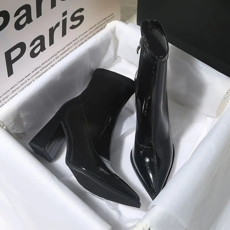 YBQJOO Women's Patent Ankle Boots – Square Heel Pointed Toe Women's Ankle Boots Axl Black glossy 40