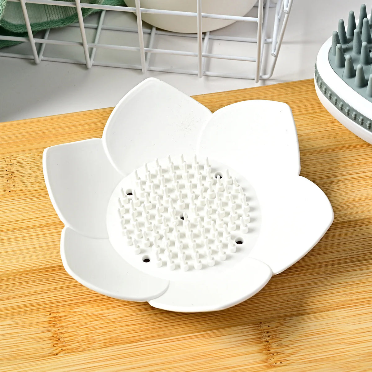 Silicone Lotus Soap Dish – Non-Slip, Easy-Clean Soap Tray Soap Dish Axl White