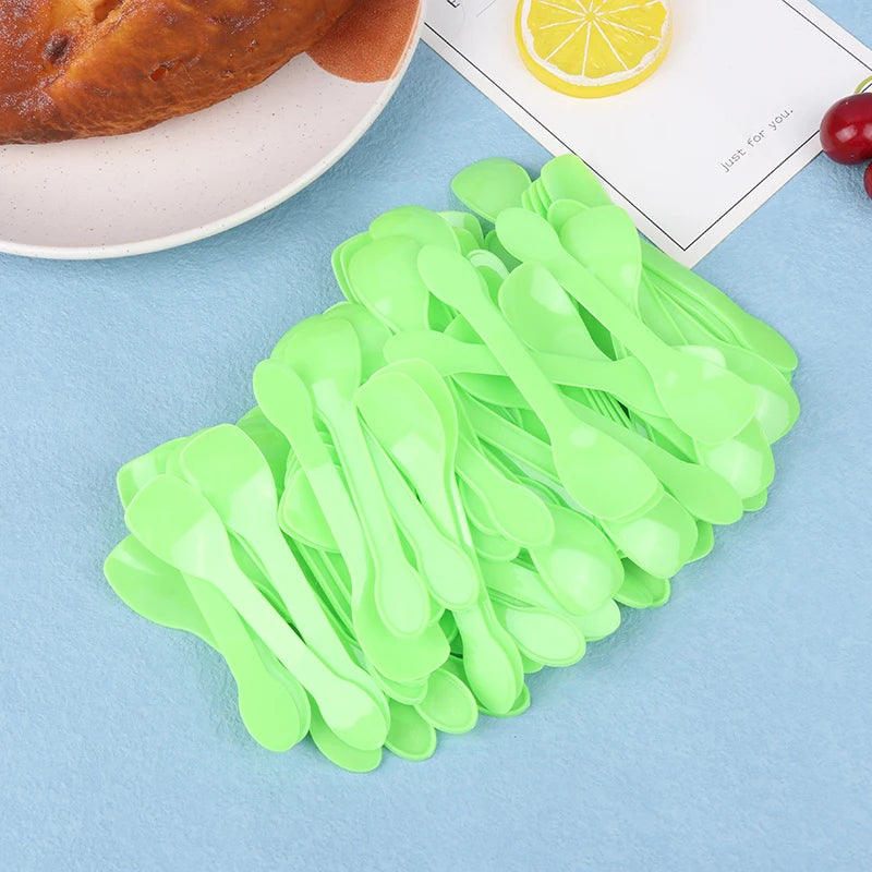100 Mini Plastic Spoons – Dessert, Ice Cream & Party Spoons Disposable Party Spoons Axl Green