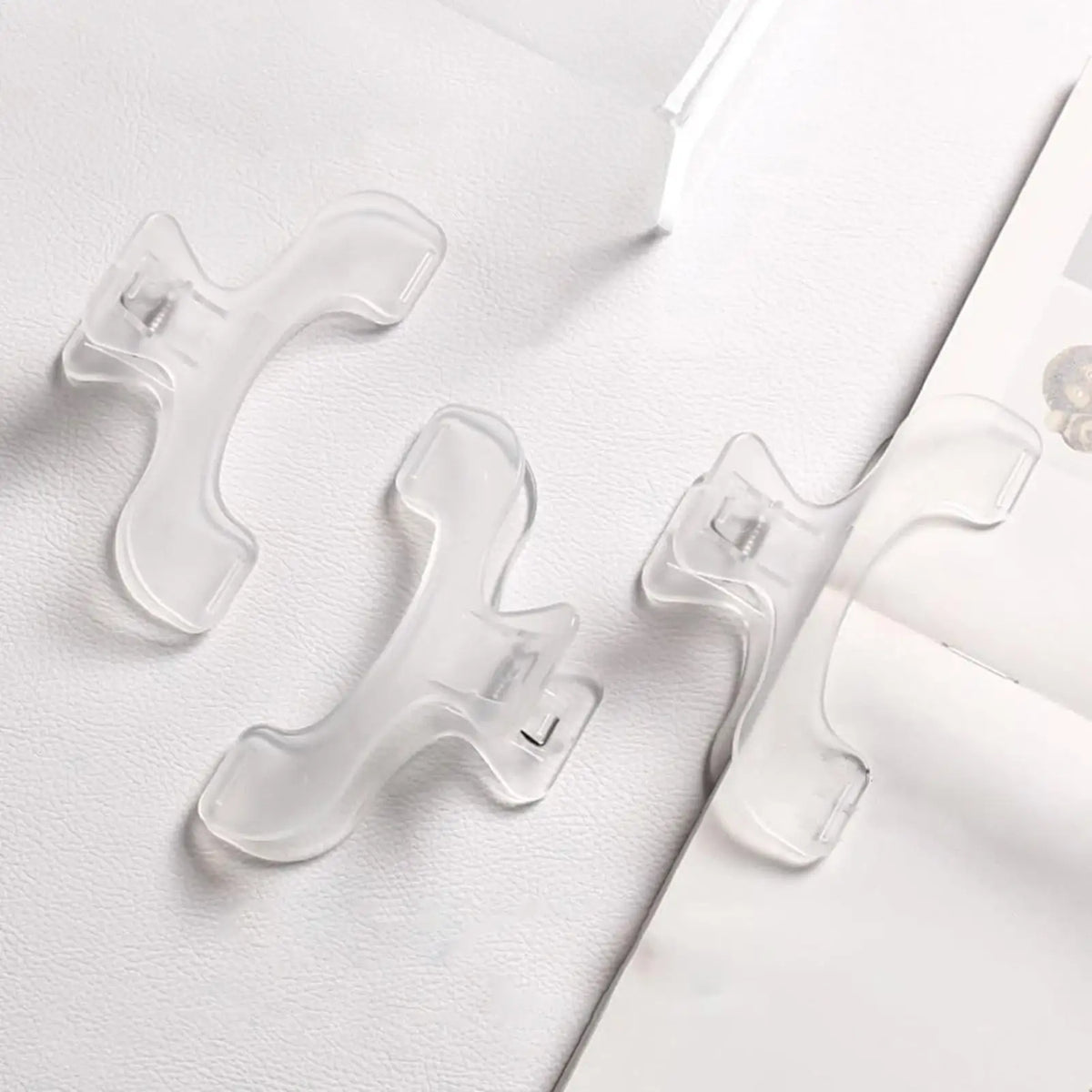 Transparent Plastic Book Clip – Page Holder & Bookmark Book Clip Axl