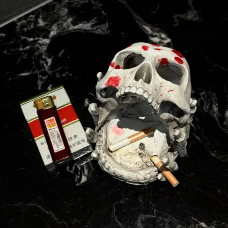 Skull Ashtray Resin Figurine – Retro Decor & Smoker Gift Decorative Ashtray Axl