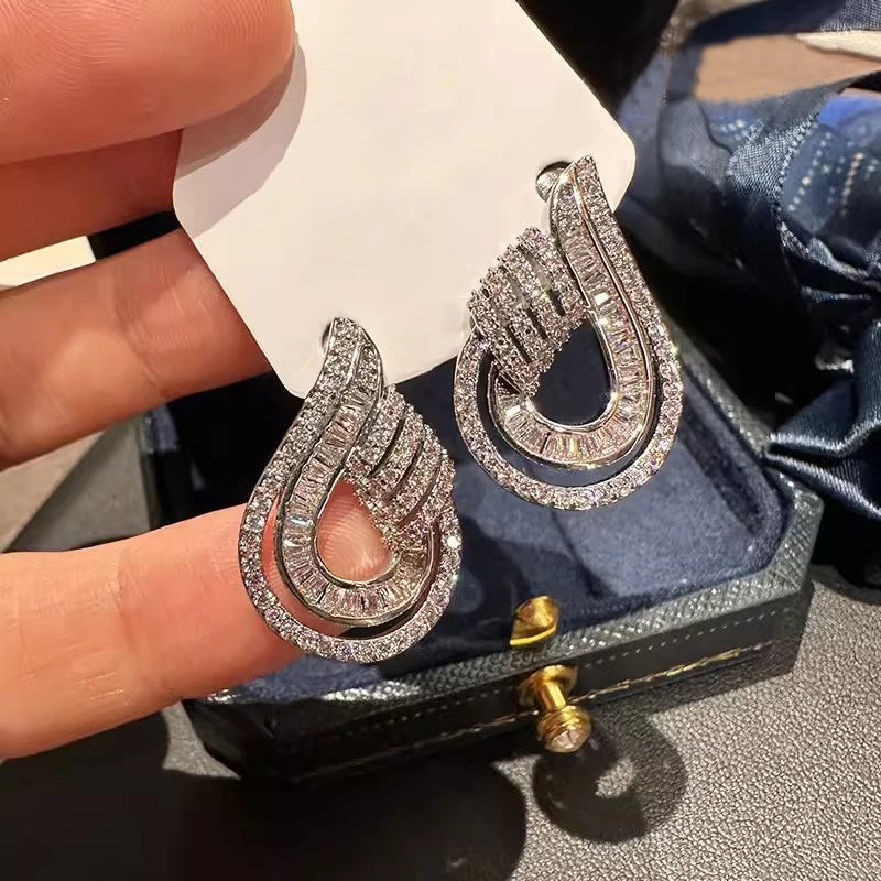 Huitan Waterdrop CZ Stud Earrings – Silver Sparkling Women Crystal Stud Earrings Axl