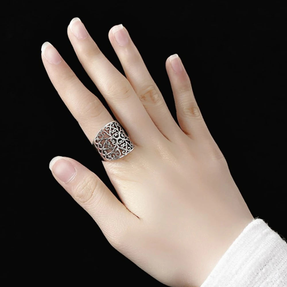 Huitan Vintage Hollow-Out Wide Band Ring – Silver Tone Fashion Ring Axl