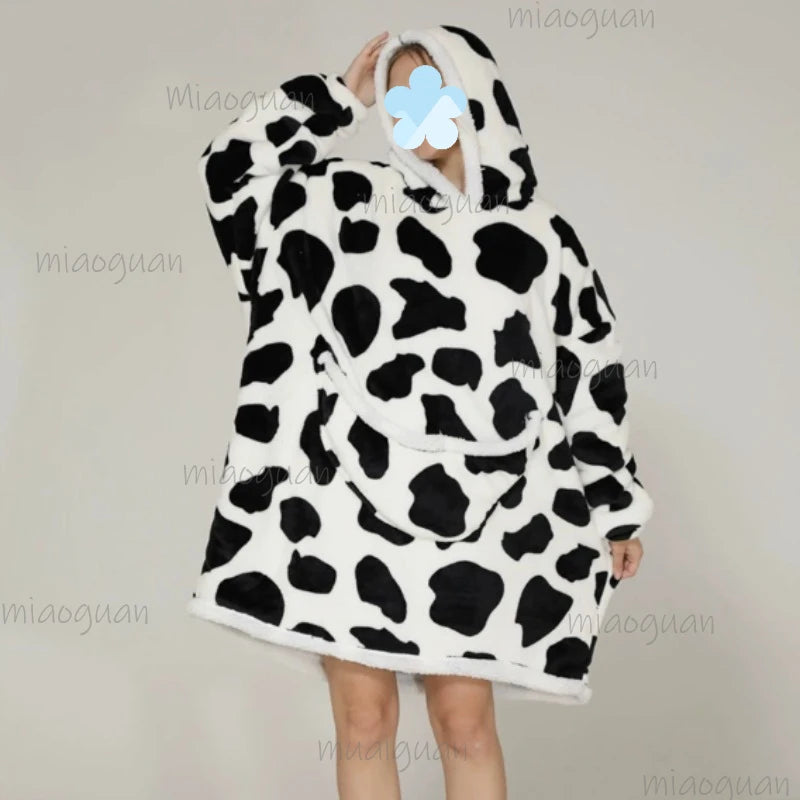 Oversized Flannel Blanket Hoodie – Fleece Pullover Sweatshirt Fleece Blanket Hoodie Axl cow One Size