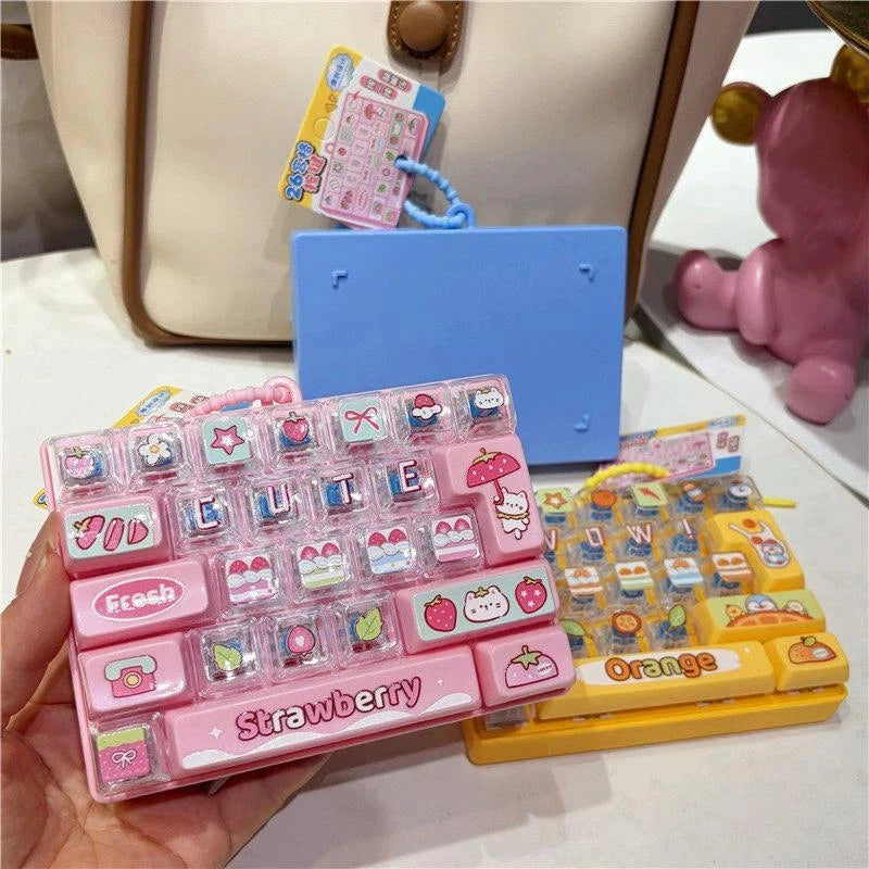 Strawberry Fidget Keyboard Keychain – 26 Keys Clickable Toy Fidget Keychain Toy Axl