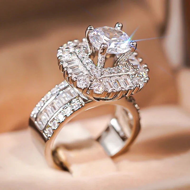Huitan Cubic Zirconia Cocktail Ring – Women's Party Jewelry Cocktail Ring Axl
