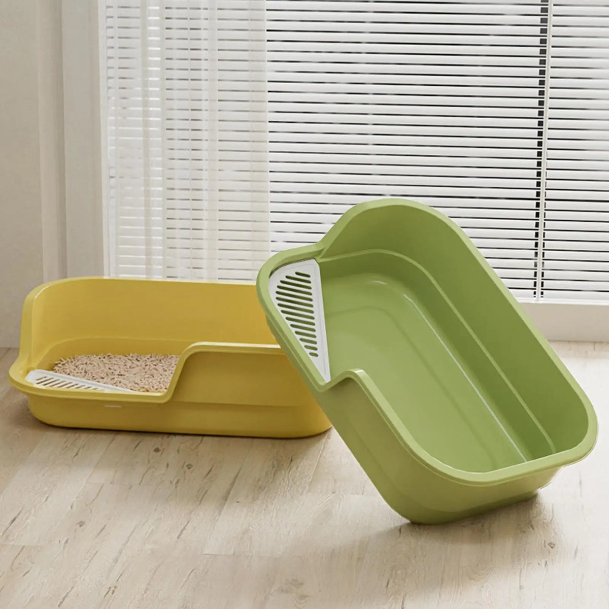Semi-Enclosed Cat Litter Box with High Sides & Scoop Cat Litter Box Axl