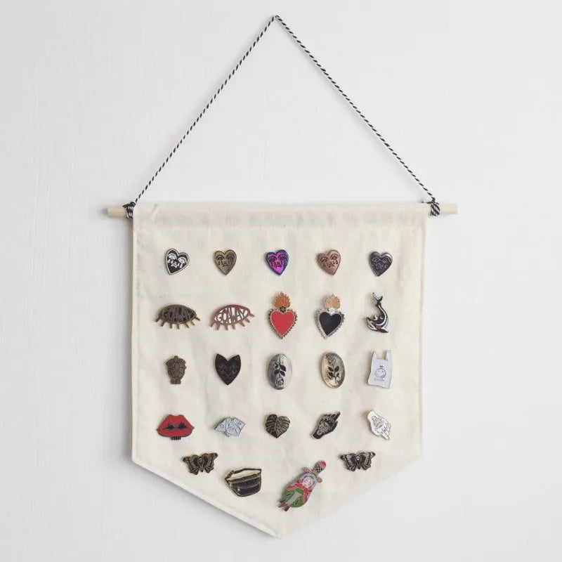 Pin Display Pennant Banner – Blank Canvas Lapel Pin Holder Pin Display Pennant Axl