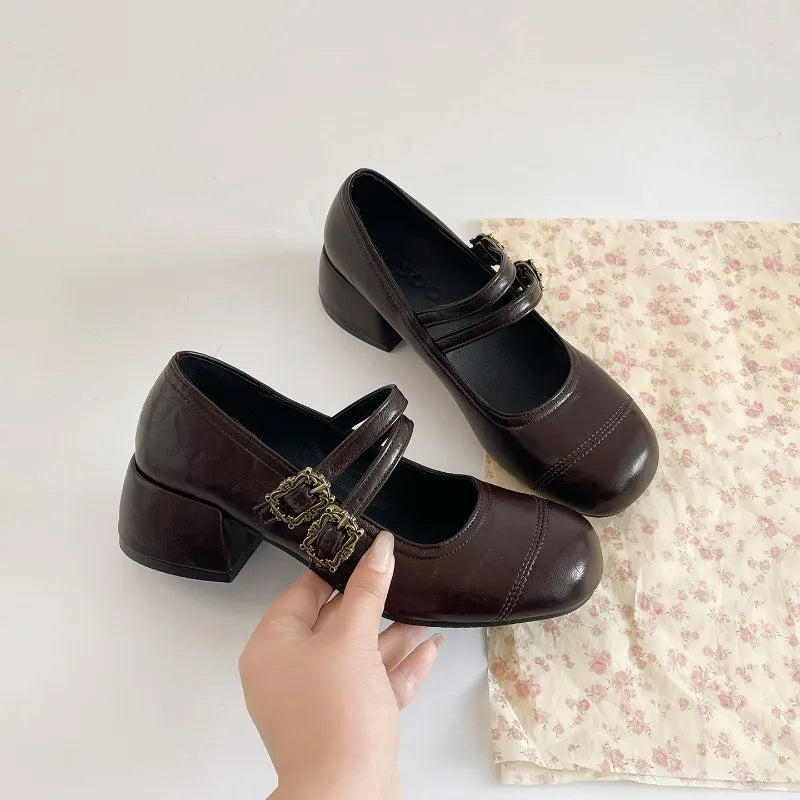 Vintage Mary Jane Pumps – Square Heel & Metal Buckle Strap Mary Jane Pumps Axl Brown 36