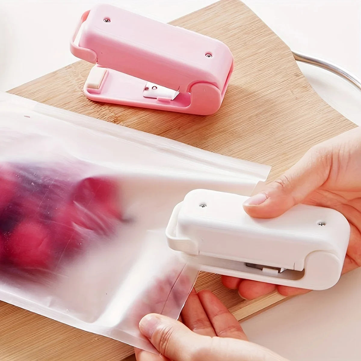 Portable Snack Bag Sealer – Vacuum Food Sealer | Keeps Food Fresh Food Bag Sealer Axl