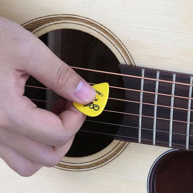 Guitar Picks 20/50 Pack – Mixed Thickness Electric & Acoustic Guitar Picks Axl