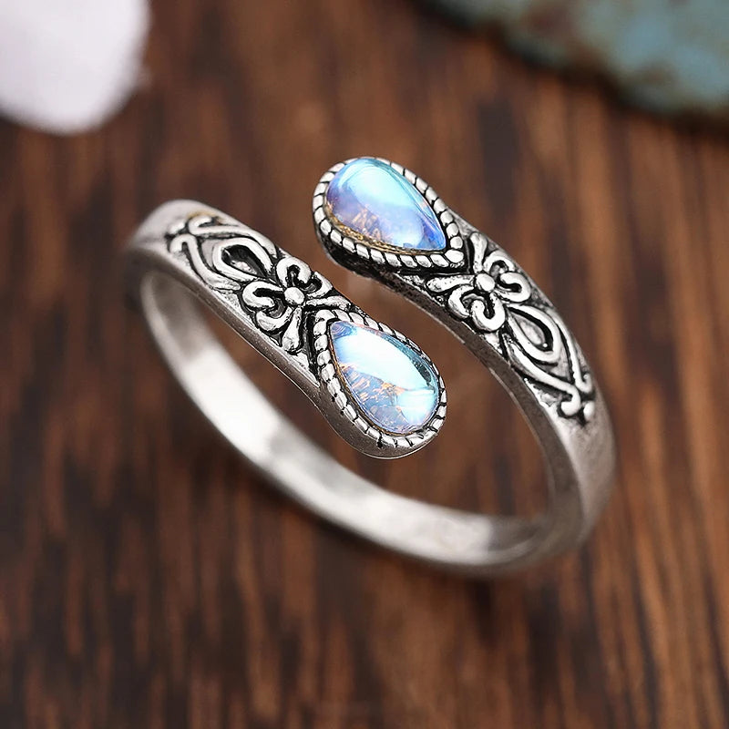 Huitan Vintage Moonstone Opening Ring – Adjustable Women's Ring Fashion Ring Axl