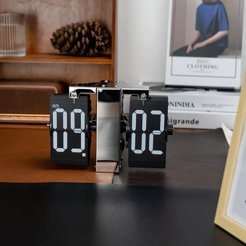Nordic Retro Page-Turning Desk Clock | Quartz Table Ornament Desk Clock Axl Silver And Black
