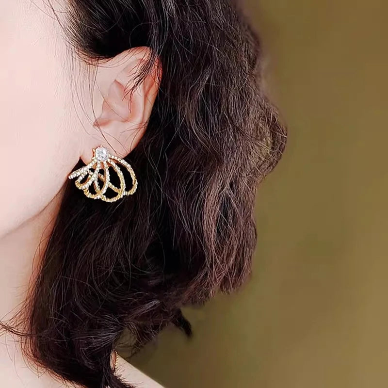 Huitan Hollow Claw Cubic Zirconia Stud Earrings for Women Stud Earrings Axl