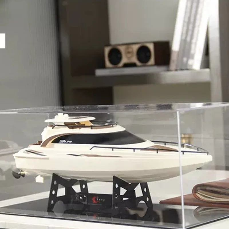 Modern Luxury Yacht Sculpture – Home & Office Décor Art Decorative Sculpture Axl