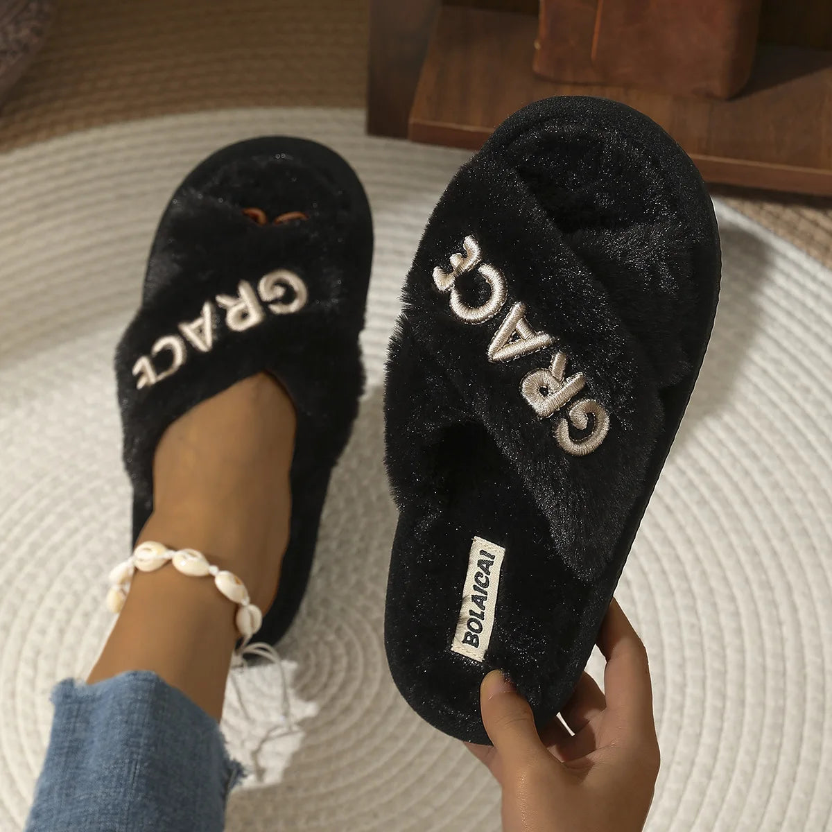 Women's Faux Fur Fluffy Slides – Custom Name Letter Slippers Faux Fur Slides Axl Black 40-41