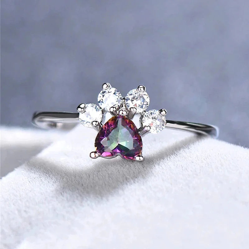 Huitan Cubic Zirconia Silver Ring – Women's Wedding Band Zirconia Fashion Ring Axl