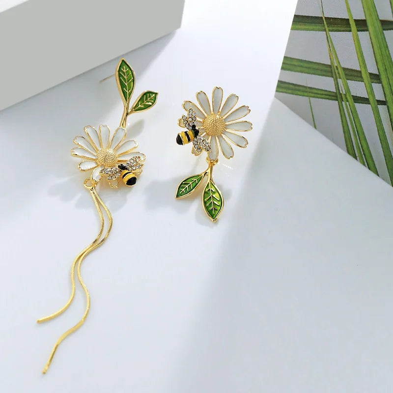 Asymmetric Daisy & Bee Tassel Drop Earrings for Women Drop Earrings Axl
