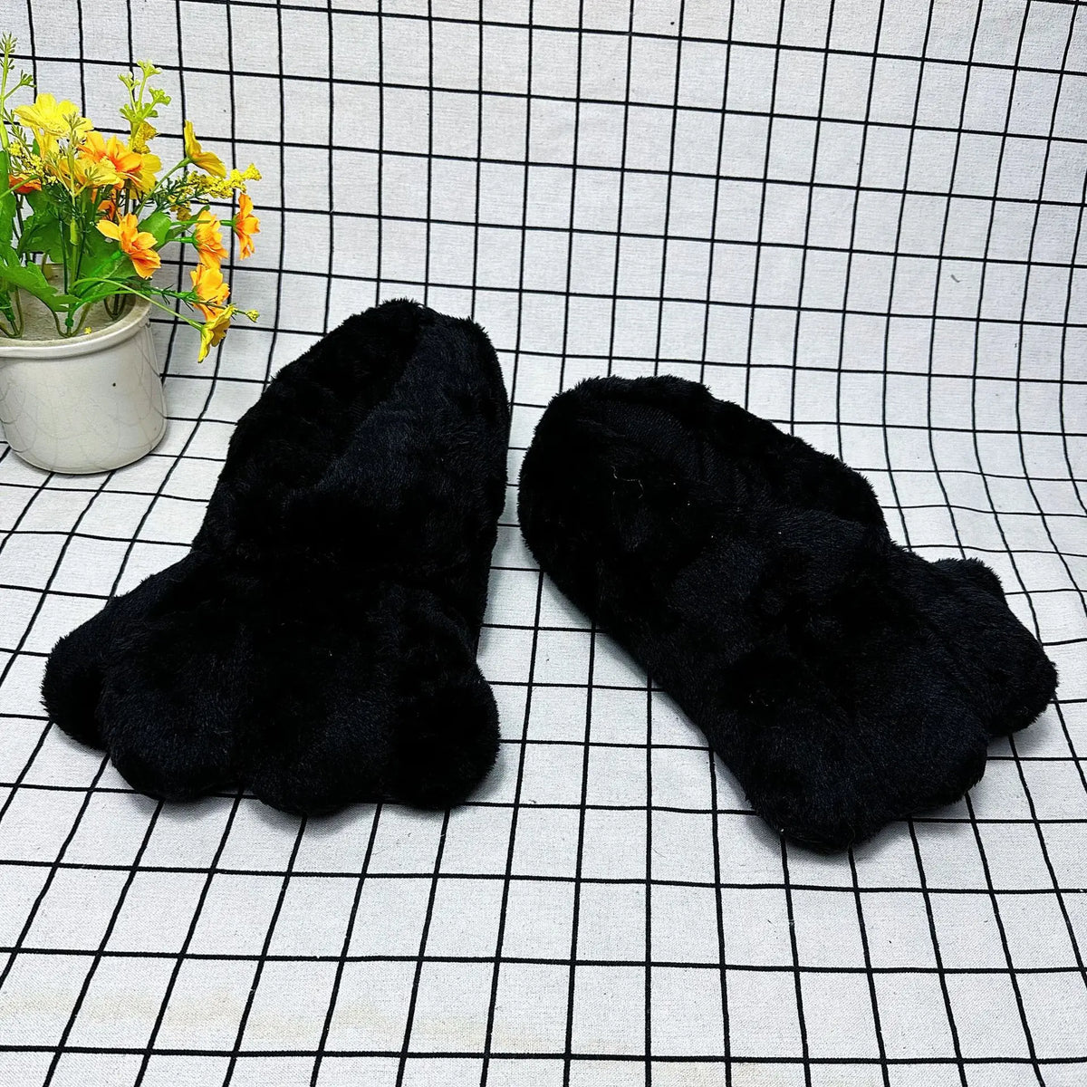 Lorilury Bunny Faux Fur Slippers – Fluffy Women's Slip-On Novelty House Slippers Axl Black rabbit claw 42