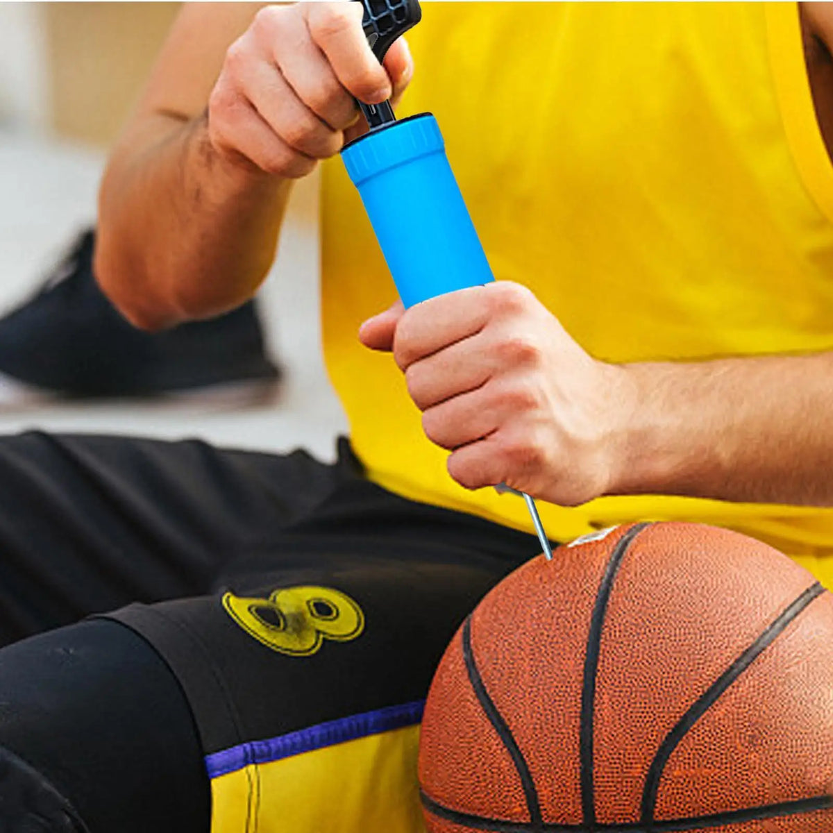 Mini Handheld Ball Pump – Portable Air Inflator for Sports Ball Air Pump Axl