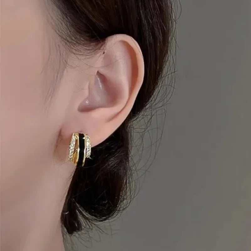 Huitan Claw Cubic Zirconia Stud Earrings – Trendy Women's Studs Stud Earrings Axl