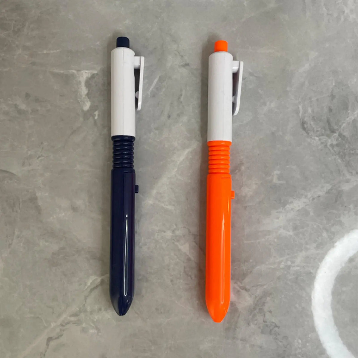 Squirt Pen Prank Toy – Funny Water Spray Pen for School & Outdoor Prank Gag Toy Axl