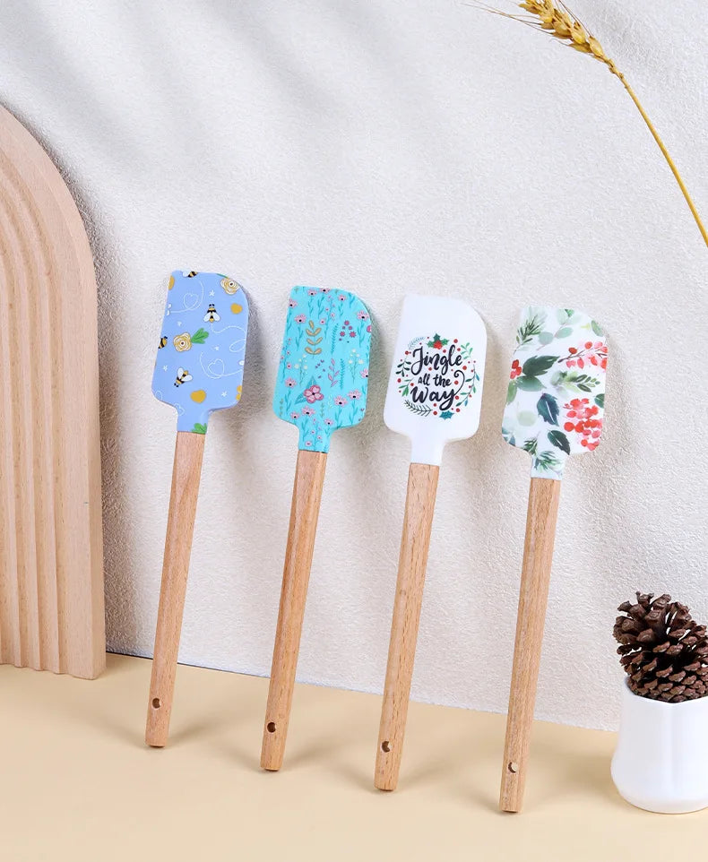 Silicone Cake Spatula & Scraper – Wooden Handle Christmas Cake Spatula Axl