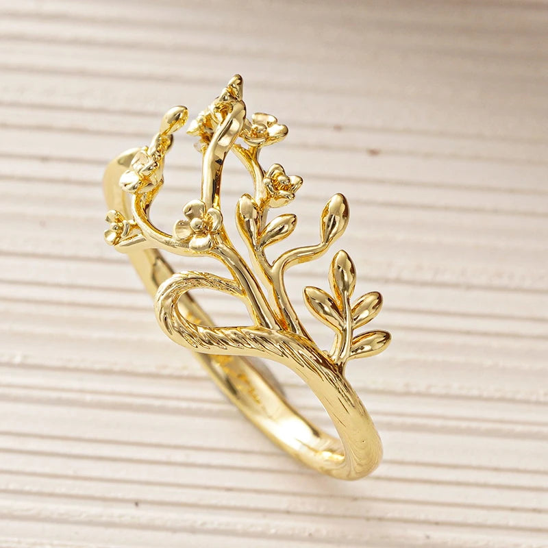 Huitan Gold Leaf Open Ring – Adjustable Statement Ring for Women Fashion Ring Axl