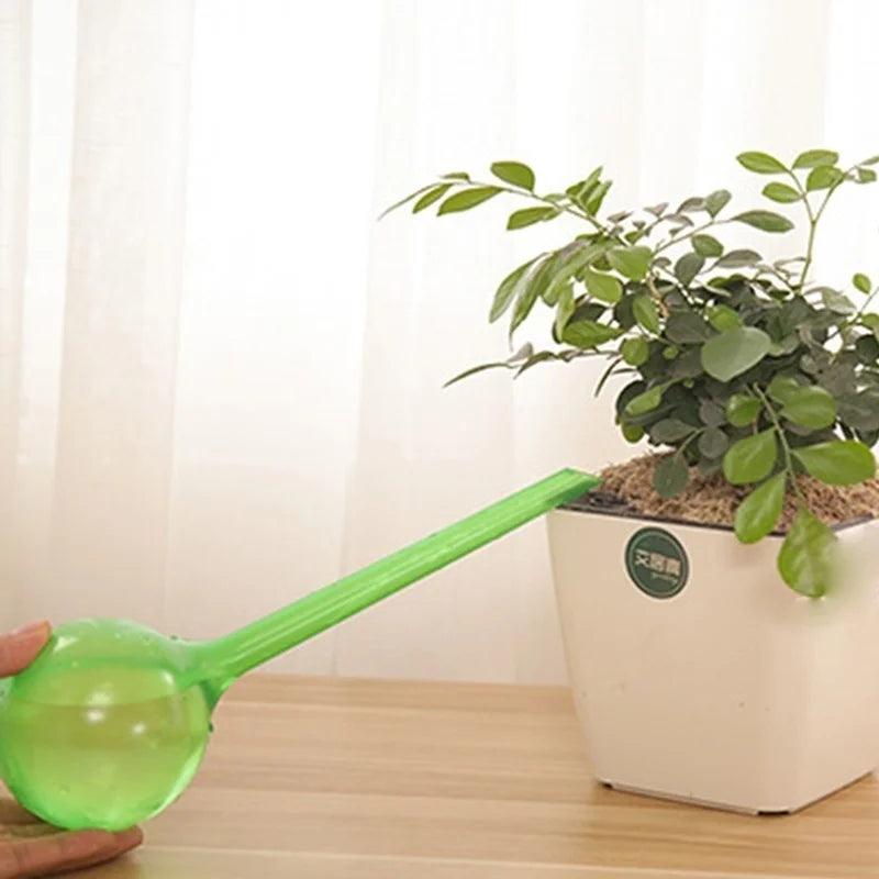 Self-Watering Plant Globe – PVC Drip Irrigation Bulb L/S Plant Watering Globe Axl L-Green