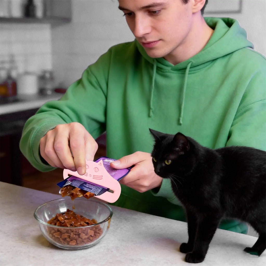 Cat Treat Feeder Spoon – 3D Printed Wet Food Pouch Squeezer Pet Treat Dispenser Axl Multi