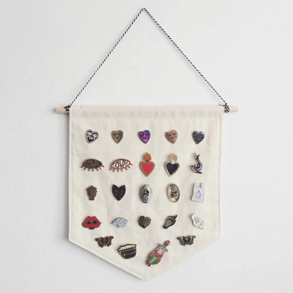 Felt Badge Display Wall Hanging – Pin & Brooch Organizer Board Pin Display Board Axl