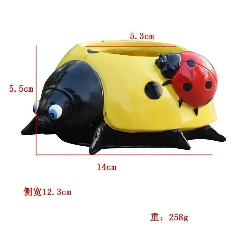 Resin Ladybug Garden Ornament – Flower Pot & Lawn Decor Garden Ornament Axl YELLOW