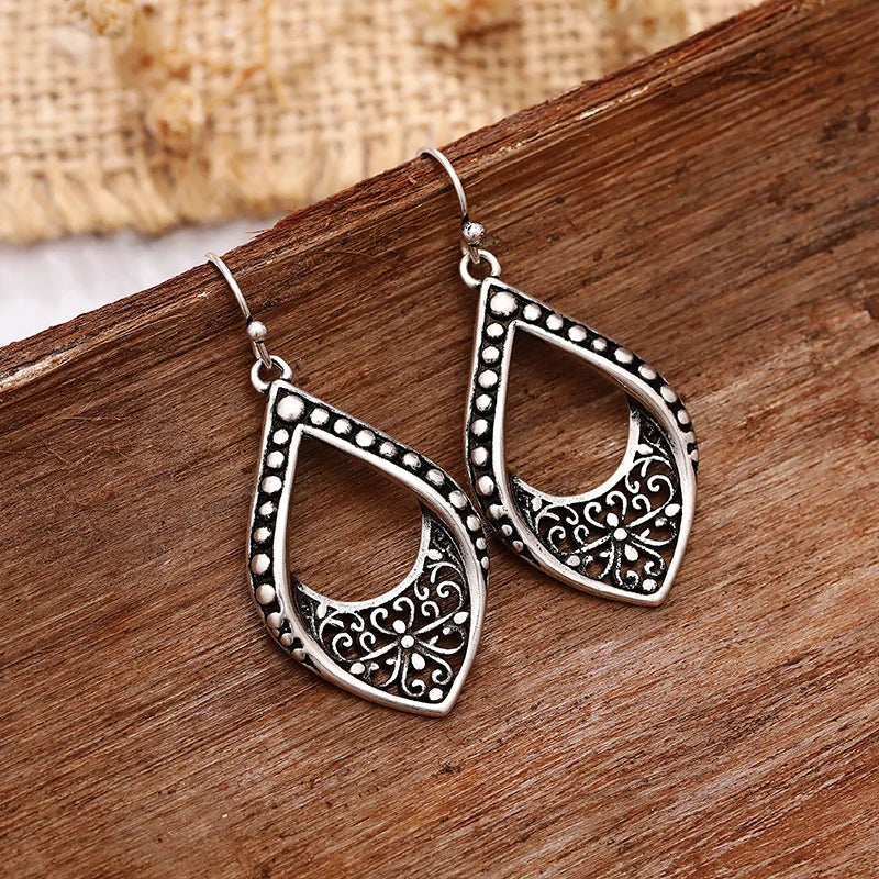 Huitan Vintage Leaf Dangle Earrings – Boho Hollow Flower Drop Dangle Earrings Axl