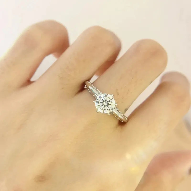 Huitan 6-Claw Cubic Zirconia Wedding Band Ring | Silver Wedding Band Ring Axl