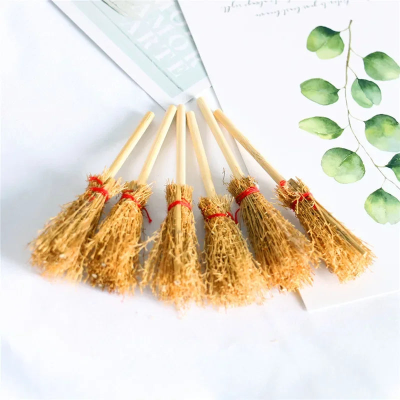 5-Piece Miniature Broom Set – Dollhouse & Diorama Props Dollhouse Accessories Axl