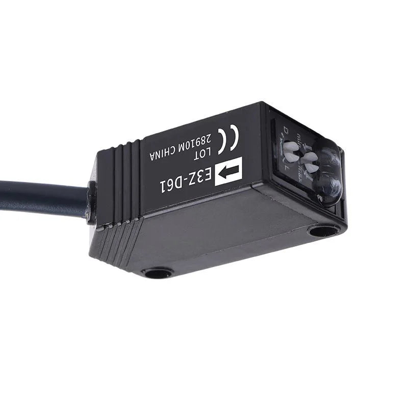 E3Z-D62 Infrared Diffuse Photoelectric Switch Sensor DC12-24V Photoelectric Switch Sensor Axl