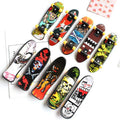 Mini Plastic Finger Skateboard – Random Color Novelty Toy Finger Skateboard Toy Axl Random 1PC
