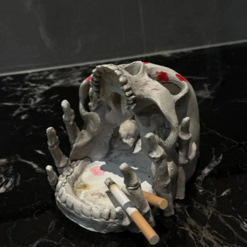 Skull Ashtray Resin Figurine – Retro Decor & Smoker Gift Decorative Ashtray Axl Skull ashtray