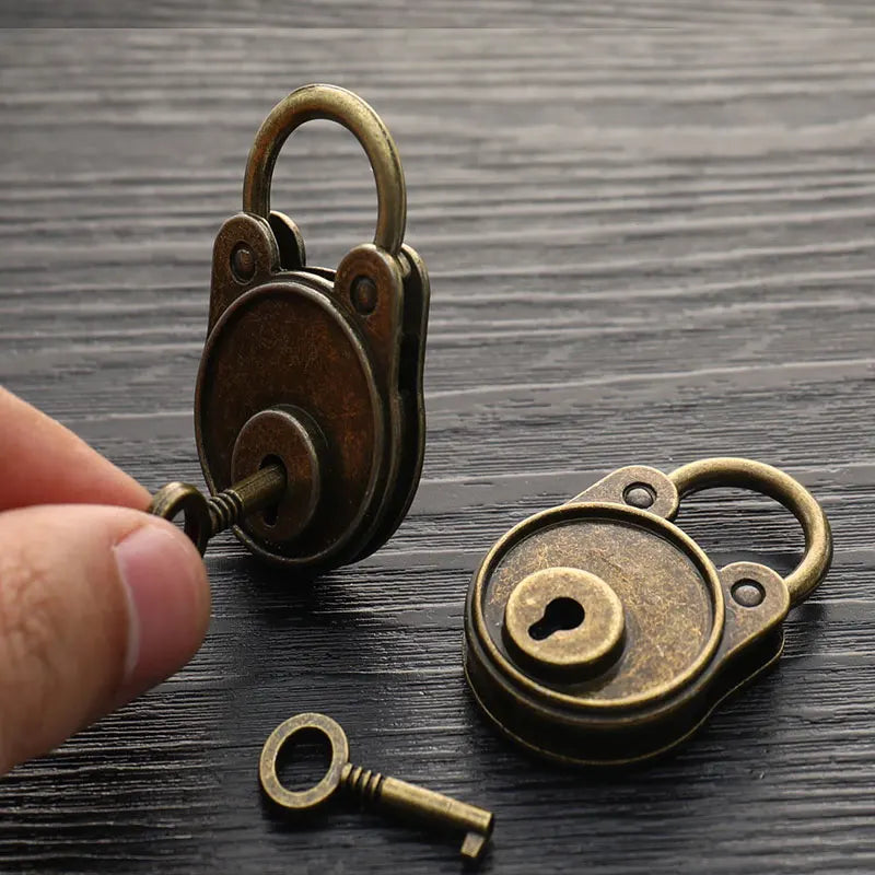Antique Bronze Vintage Mini Padlock with Key – Diary & Luggage Decorative Padlock Axl