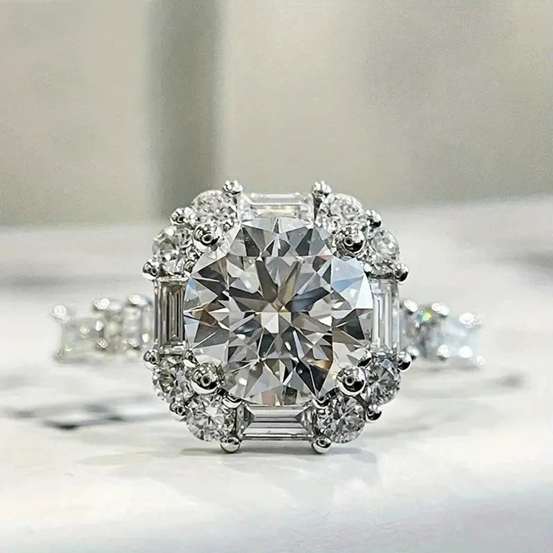 Huitan Women's CZ Statement Ring – Cubic Zirconia Prong Set Fashion Statement Ring Axl