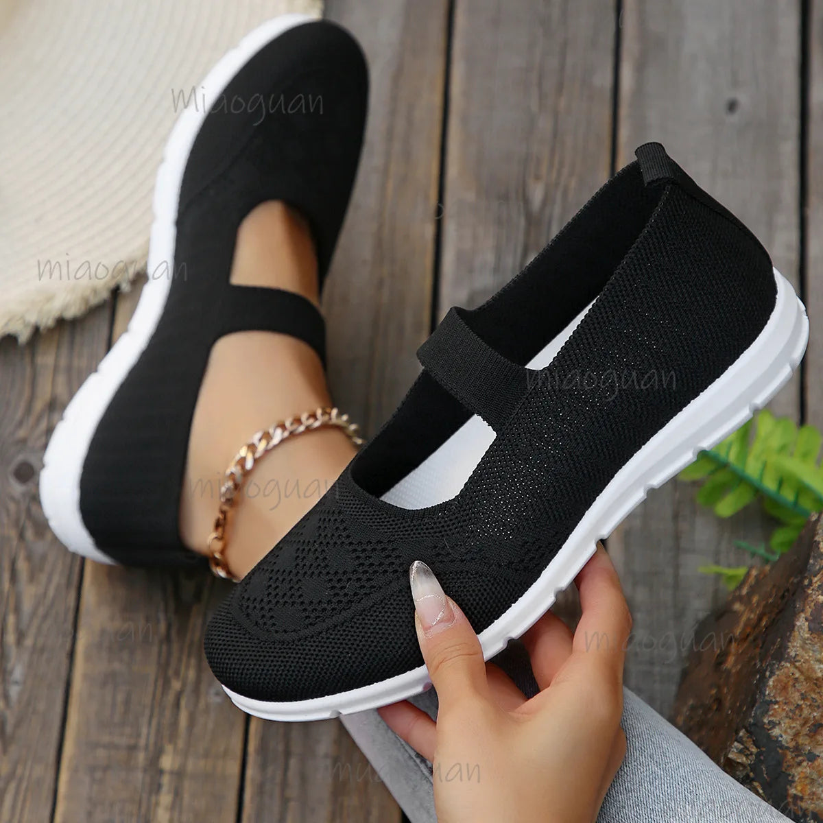 Women's Mesh Slip-On Flat Sneakers – Lightweight & Breathable Women's Slip-On Sneakers Axl