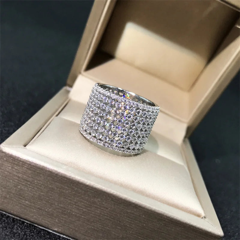 Huitan Iced Out CZ Ring – Silver Wedding Band for Women CZ Fashion Ring Axl