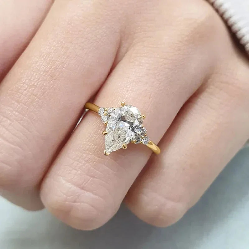 Huitan Gold Waterdrop Cubic Zirconia Ring – Women's Wedding Band CZ Fashion Ring Axl